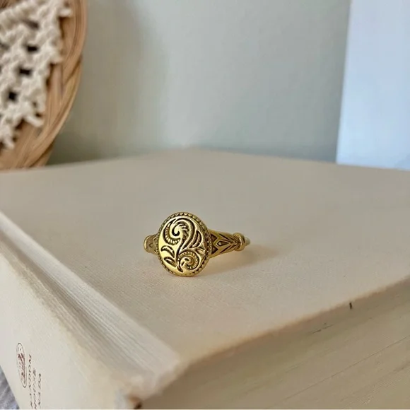 Gold Floral Signet Ring “Benecia” Victorian Oval Flat Bohemian Femme - Picture 2 of 12